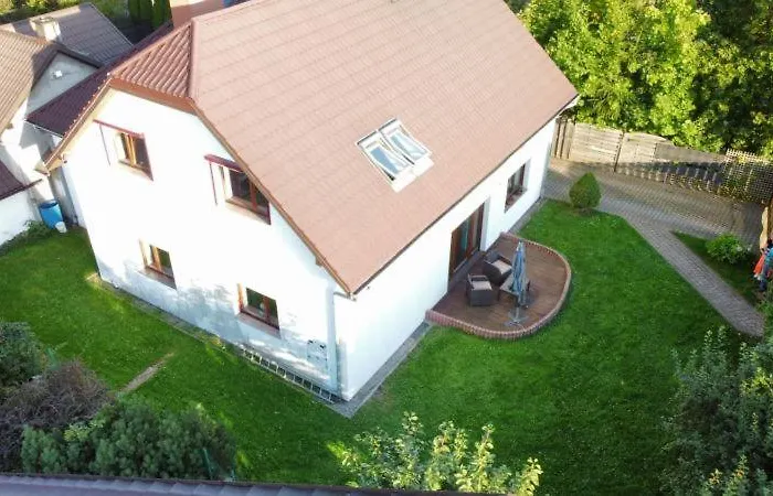 W Karkonoszach بيت للعطل *